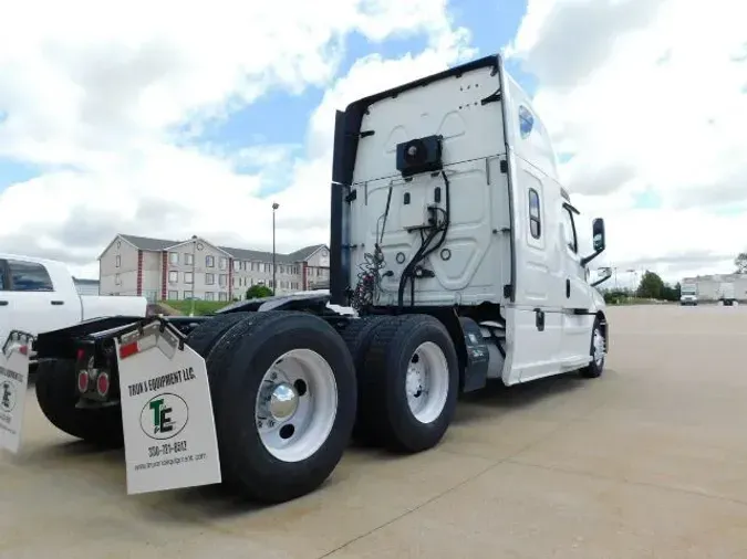 2020 Freightliner New Cascadia 126