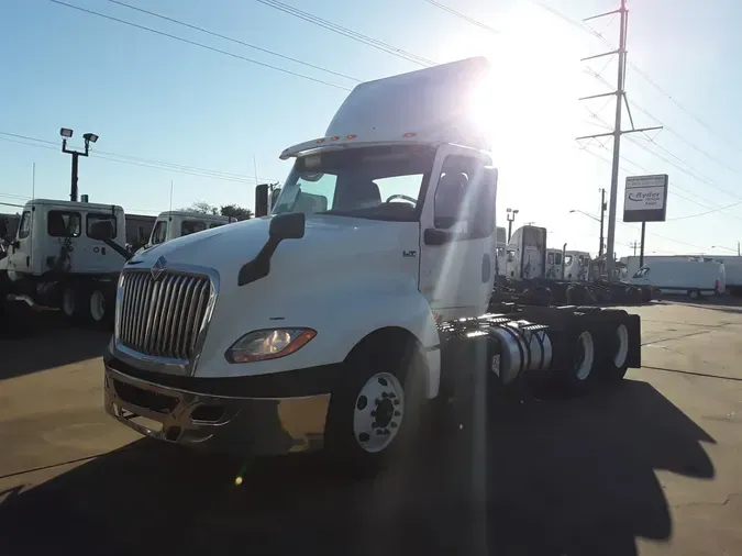 2019 NAVISTAR INTERNATIONAL LT625 DAYCAB T/A126d4eceeba02d3b2180a2cad93be599