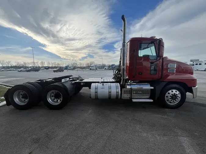 2019 MACK AN64T