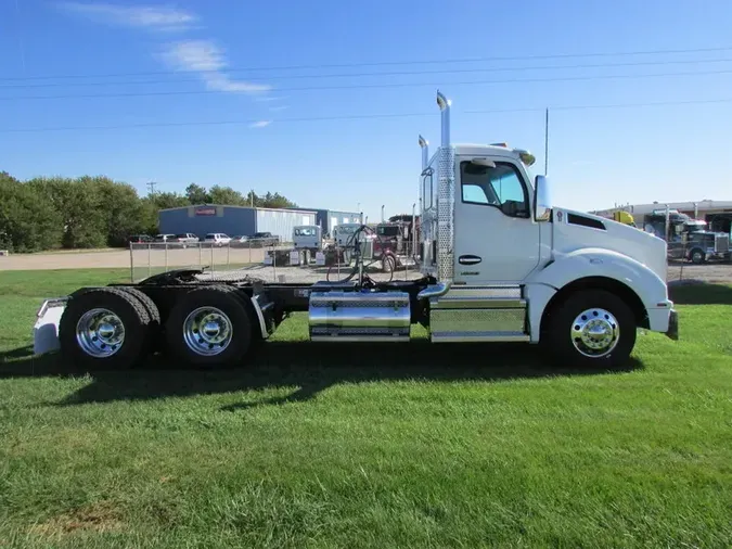 2026 Kenworth T880