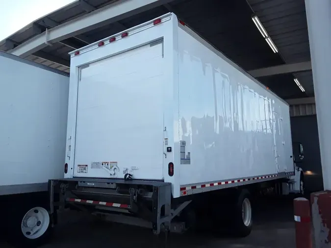 2018 FREIGHTLINER/MERCEDES M2 106