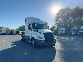 2021 Freightliner Cascadia 126