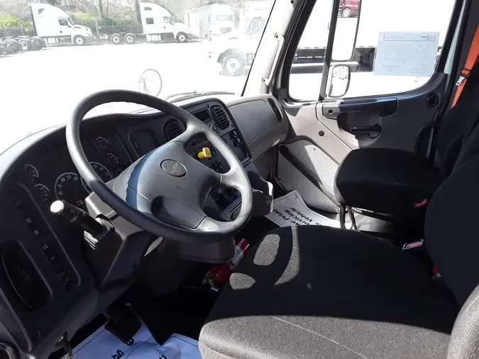 2020 FREIGHTLINER/MERCEDES M2 106