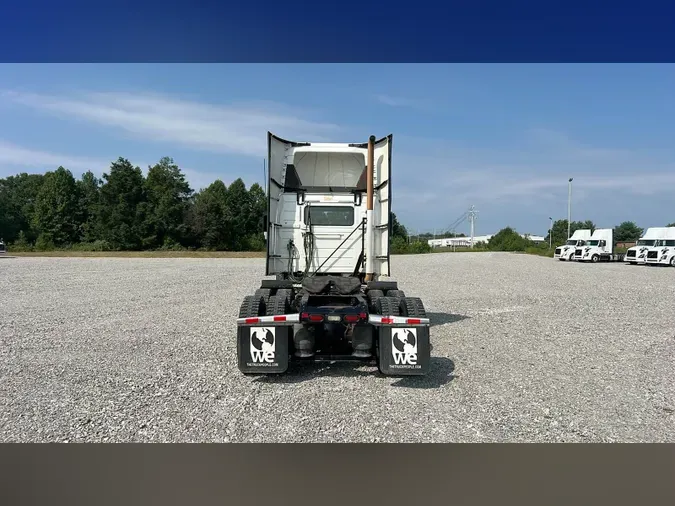 2016 Volvo VNL300