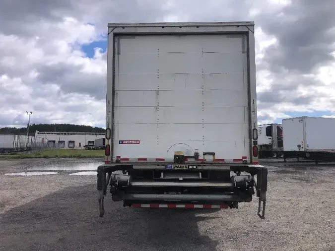 2018 Freightliner M211264S