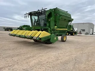 2011 John Deere 7460