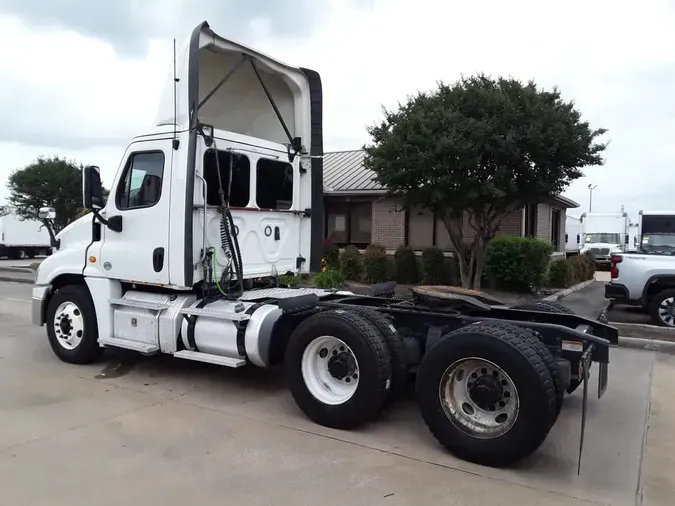 2019 FREIGHTLINER/MERCEDES CASCADIA 125