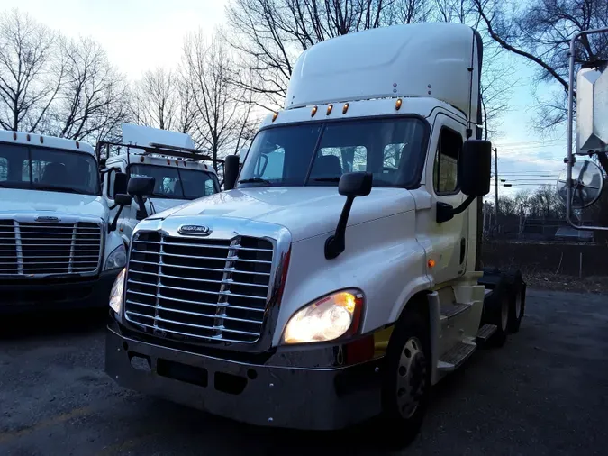 2017 FREIGHTLINER/MERCEDES CASCADIA 1251299474454137f53f117bfa02a92dc1b