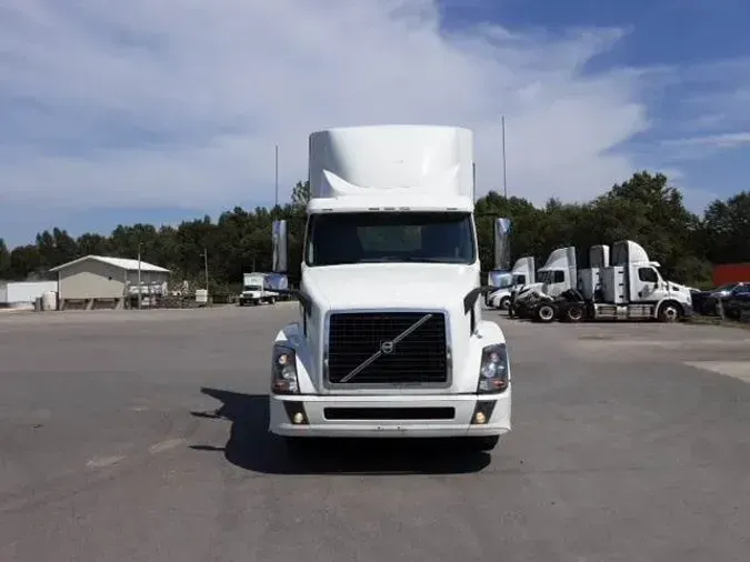 2017 Volvo VNL300