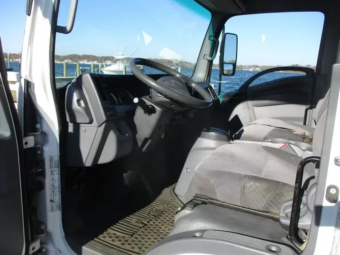 2014 ISUZU NRR
