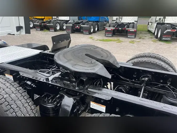 2019 FREIGHTLINER CA126