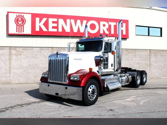 2025 Kenworth W900L