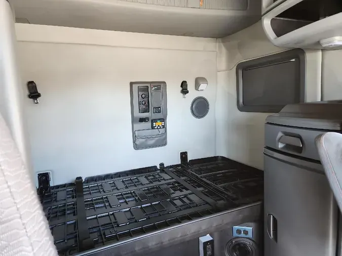 2022 VOLVO VNL64T74012a67e02ffad7f5bf8bfbb61fbe3c141