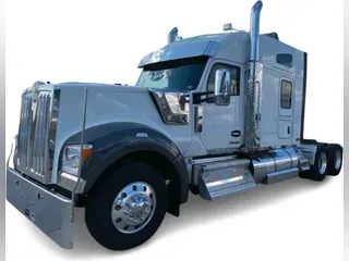 2023 Kenworth W990