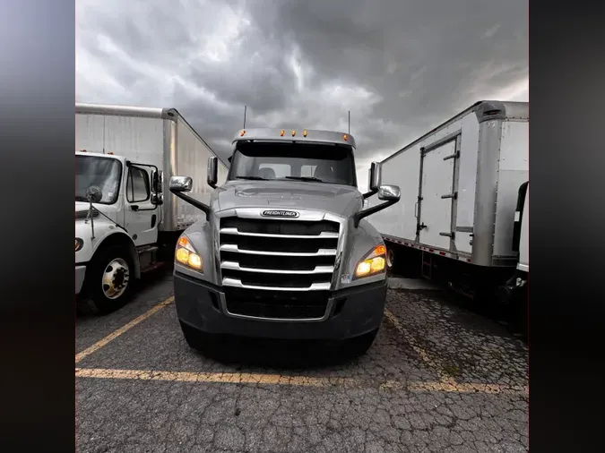 2018 FREIGHTLINER NEW CASCADIA PX12664