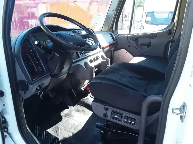2018 FREIGHTLINER/MERCEDES M2 106