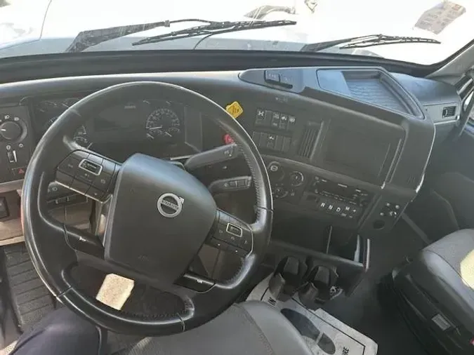 2024 Volvo VNL64T760
