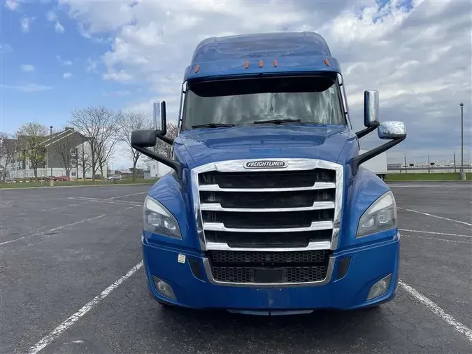 2021 FREIGHTLINER CA126