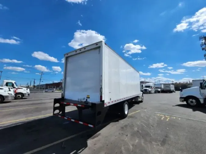 2016 FREIGHTLINER M2 106