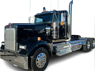 2025 Kenworth W900L