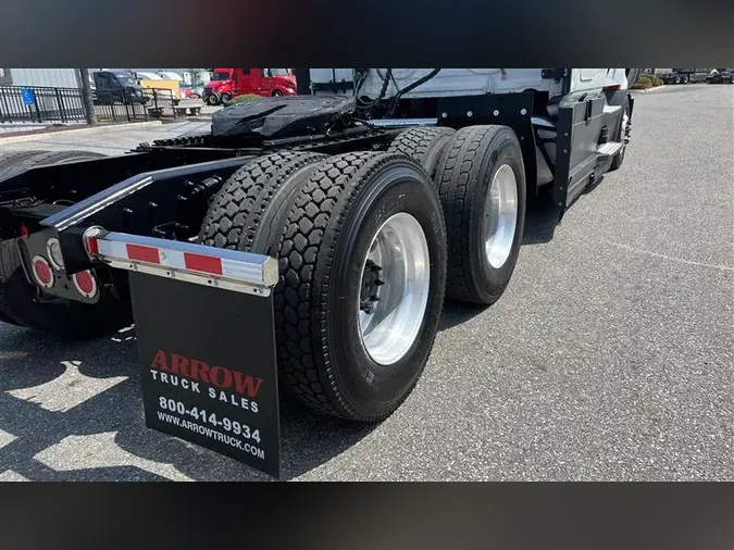 2020 FREIGHTLINER CA126