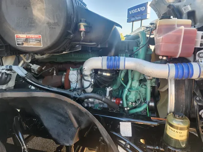 2021 VOLVO VNL64T86012af3293d81175dd838b052e7785a122