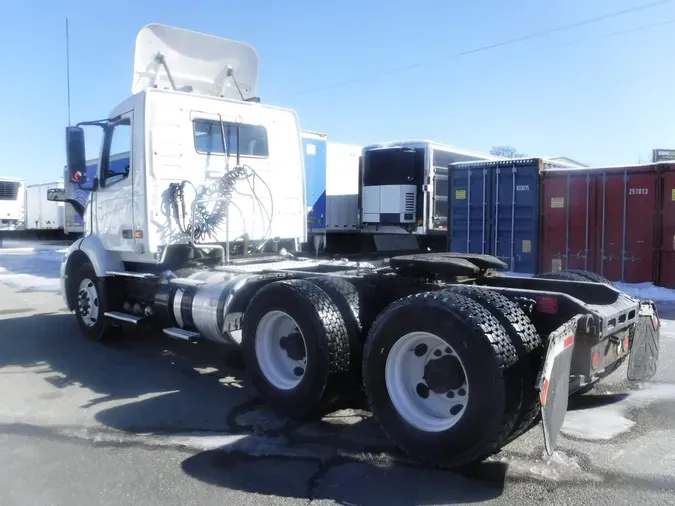 2019 VOLVO VNL