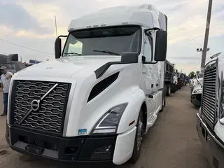2022 VOLVO VNL64T760