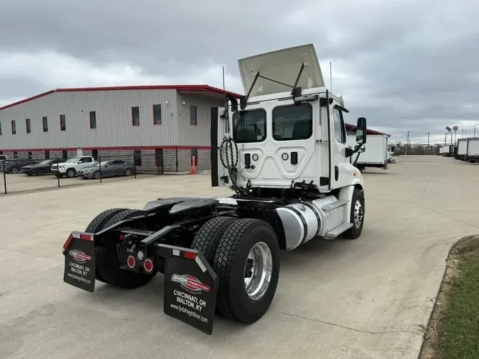 2017 Freightliner Cascadia®12b3b953de3a66bd654c68b858a7c90f