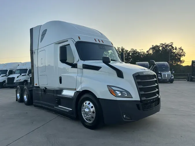 2022 Freightliner Cascadia