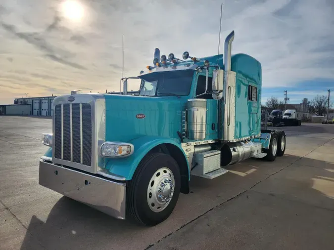 2022 Peterbilt 389