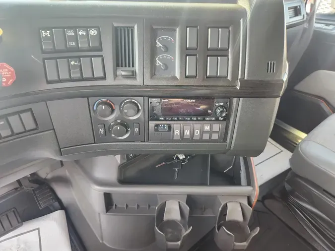 2023 VOLVO VNL64T86012b8e704c0a7e65e8932aa31b0e206b9