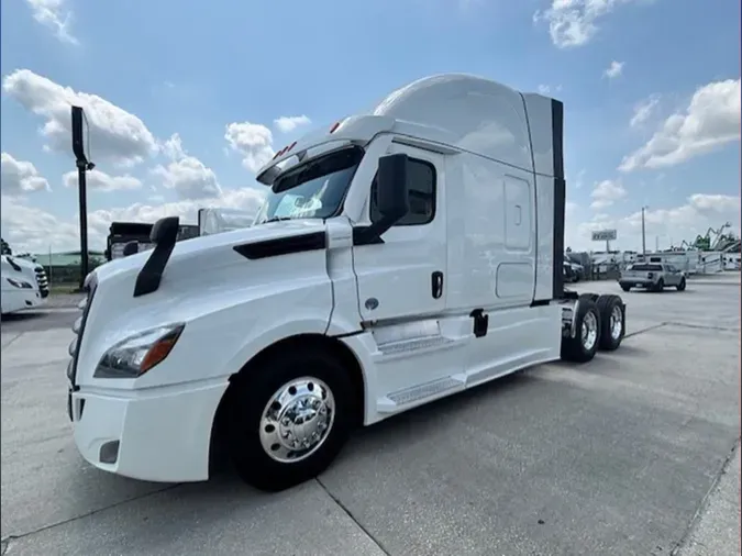 2023 Freightliner PT126SLP