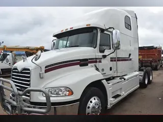 2016 MACK PINNACLE CXU613