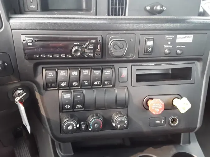 2020 NAVISTAR INTERNATIONAL LT625 DAYCAB T/A