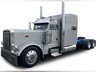 2023 Peterbilt 389