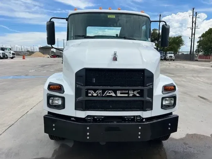 2025 MACK MD64