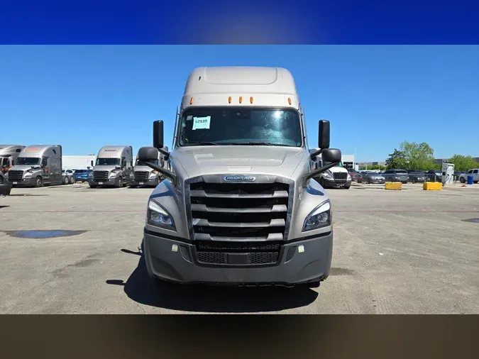 2022 Freightliner Cascadia 126