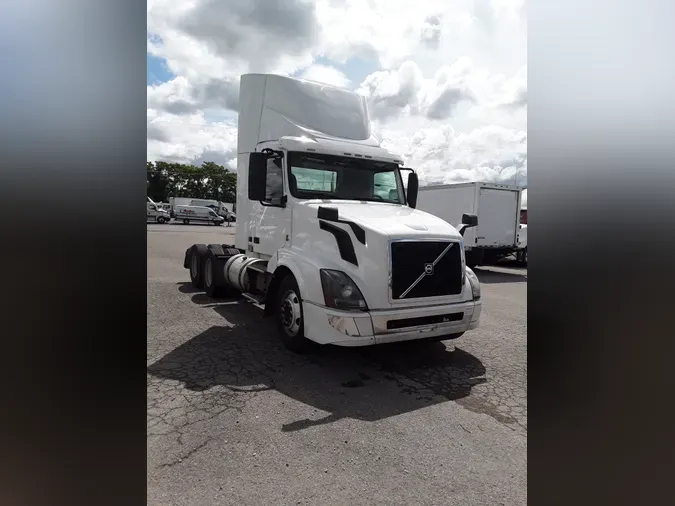 2018 VOLVO VNL64TRACTOR