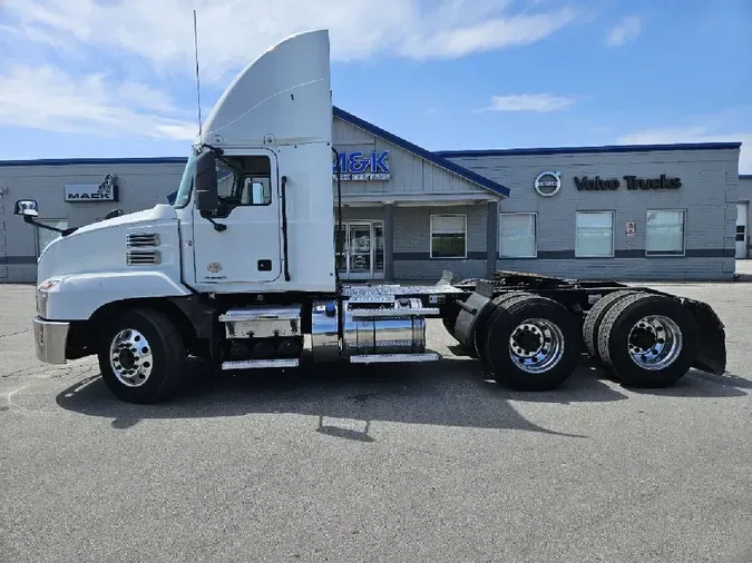 2020 MACK AN64T