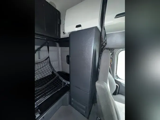 2022 FREIGHTLINER Cascadia 12612cbedbc0299544694e53c2ee9adc9f9