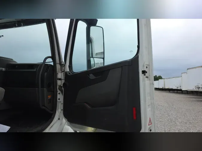 2019 Volvo VNL300