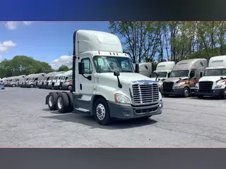 2019 Freightliner Cascadia 125