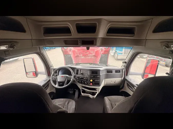 2022 Peterbilt 579