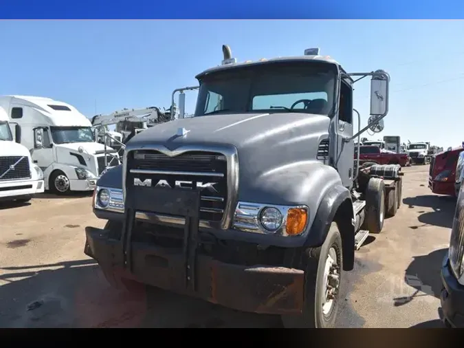 2006 MACK GRANITE CV713