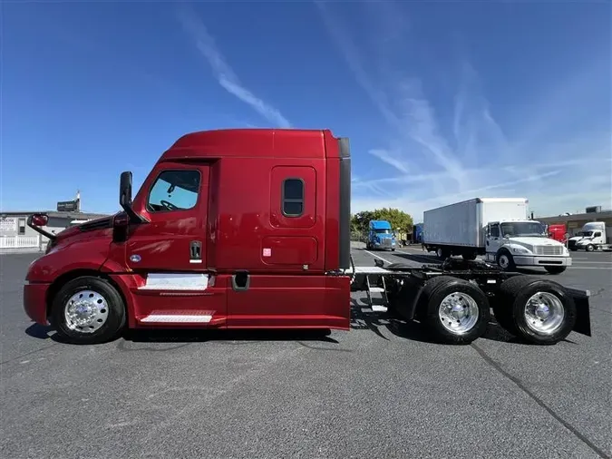 2019 FREIGHTLINER CA126