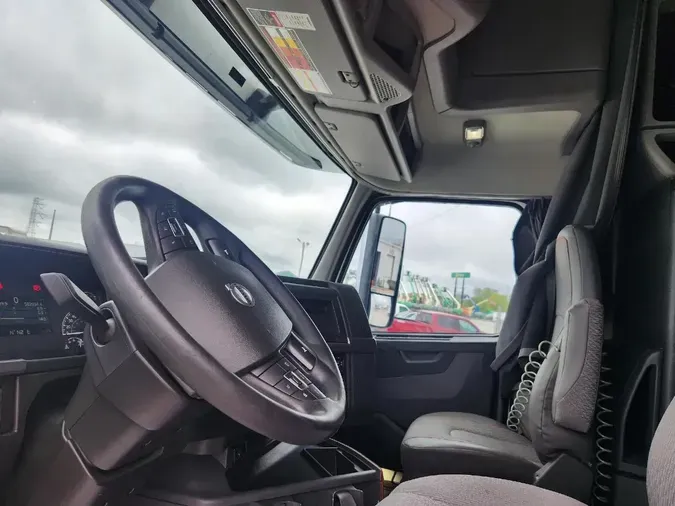 2020 VOLVO VNL64T760