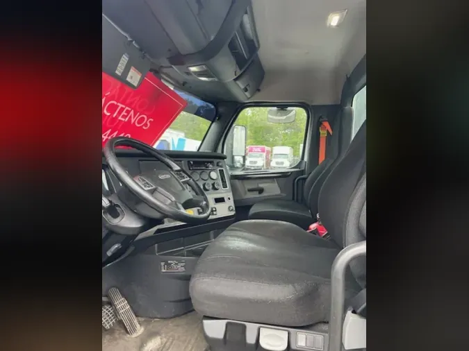 2019 FREIGHTLINER NEW CASCADIA 126