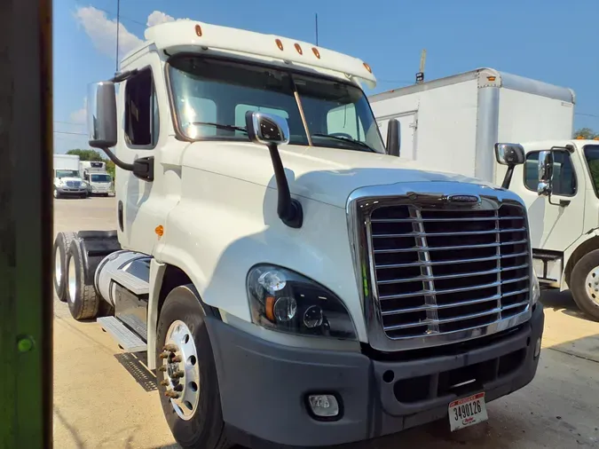 2017 FREIGHTLINER/MERCEDES CASCADIA 125