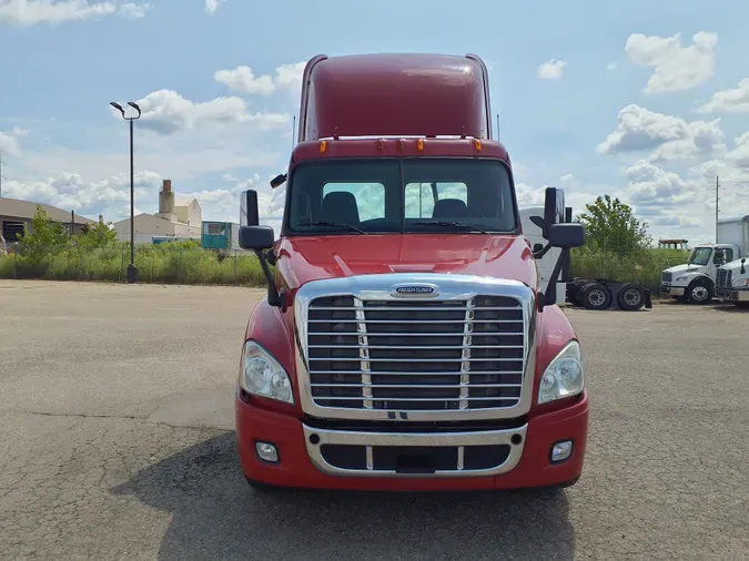 2013 FREIGHTLINER/MERCEDES CASCADIA 125